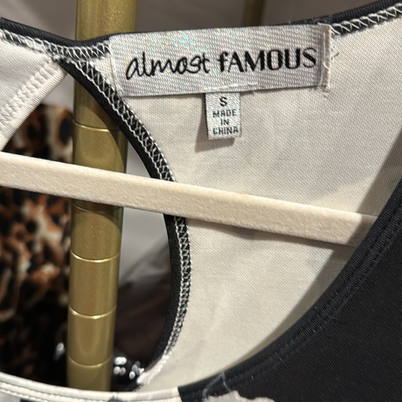 Floral Bodycon Dress - Picture 4 of 6